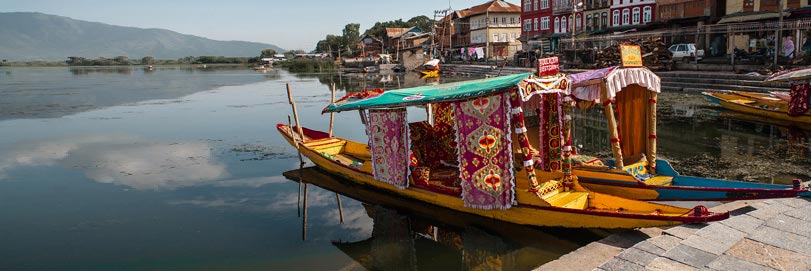 Houseboat in Jammu and Kashmir